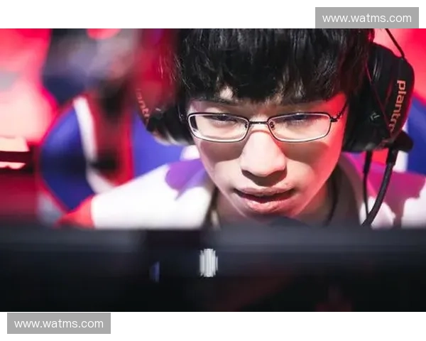 龙17LOL：从电竞新星到顶尖职业选手的成长之路揭秘